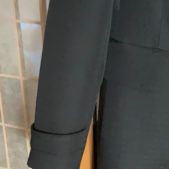 Black trench coat, single breasted, 3/4 length, quilted, fabric, subtle sheen - Picture 3 of 6